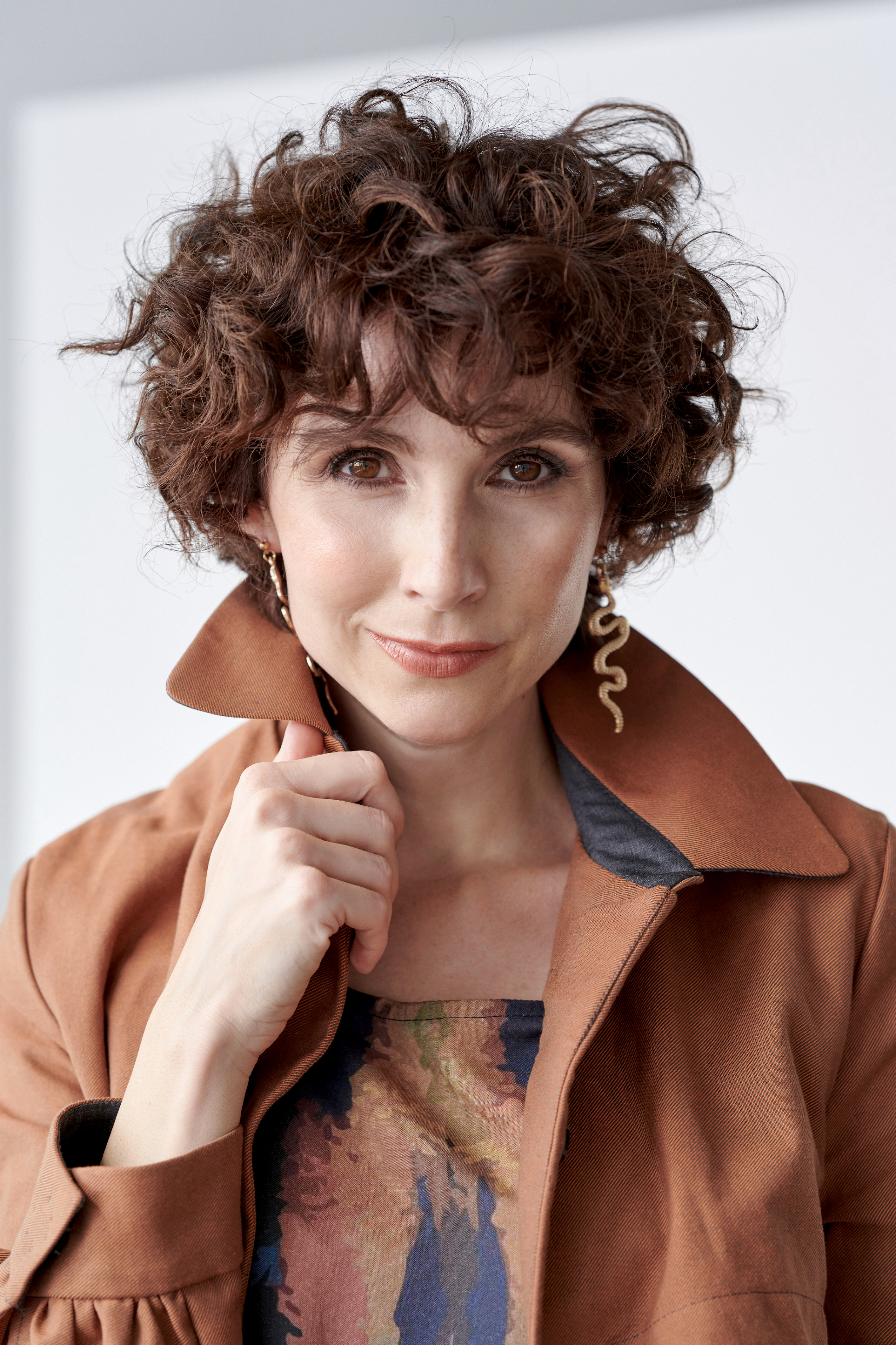 Yuna Miray Mantel mit Details am Arm